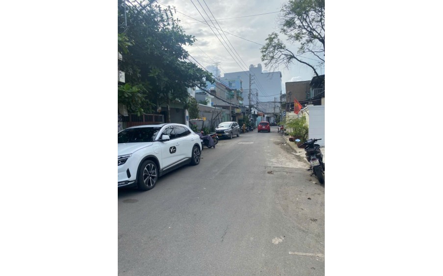 Nhà đẹp lung linh 3 tầng,84.5 m2, nhà mới. Hẻm Xe tải né nhau, thông các đường, gần Bệnh viện, Quốc lộ, Ô tô ngủ sân chỉ có 6,5 tỷ, Quận 12, TTH 21